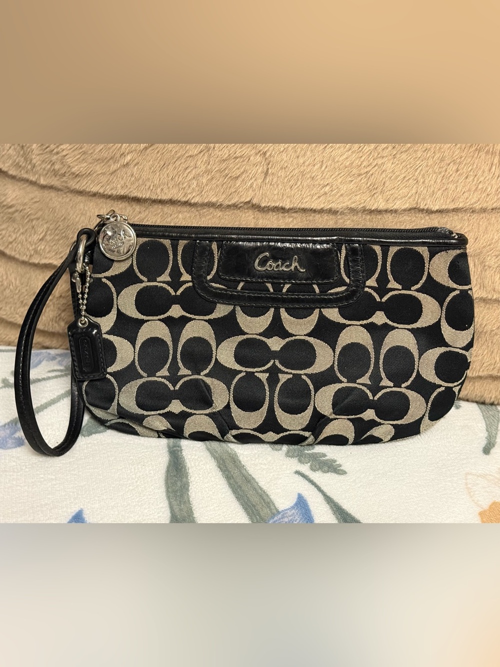 Coach Soho Black & Grey Signature C Canvas Large Zip Wristlet / Clutch